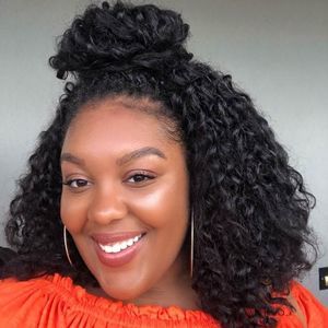 Meet your Posher, Maya